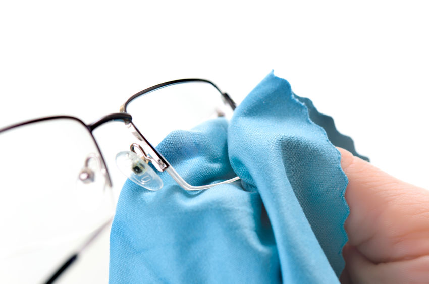 5 cuidados para conservar seus óculos por mais tempo